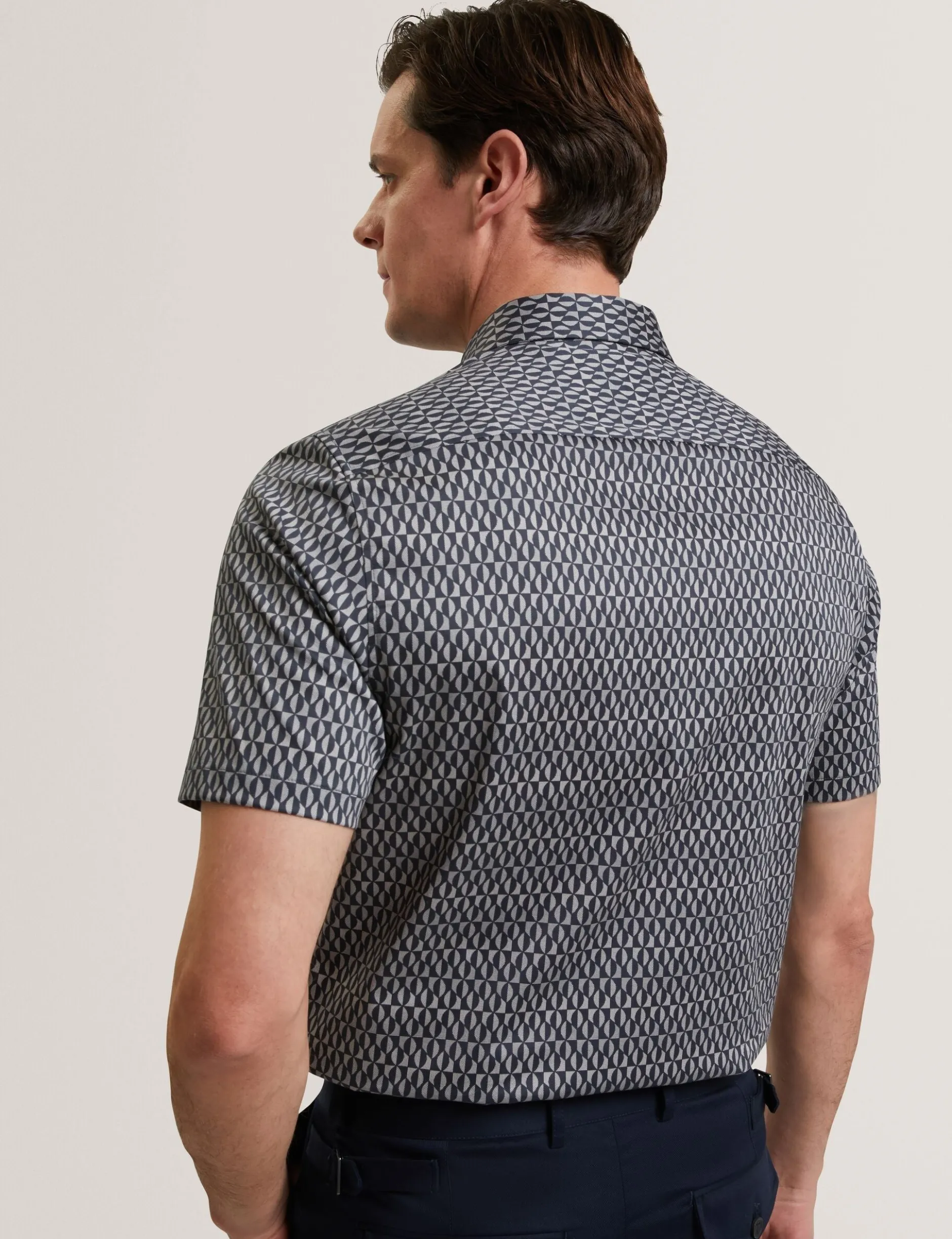 Geometric Leaf Print Short Sleeve Shirt
