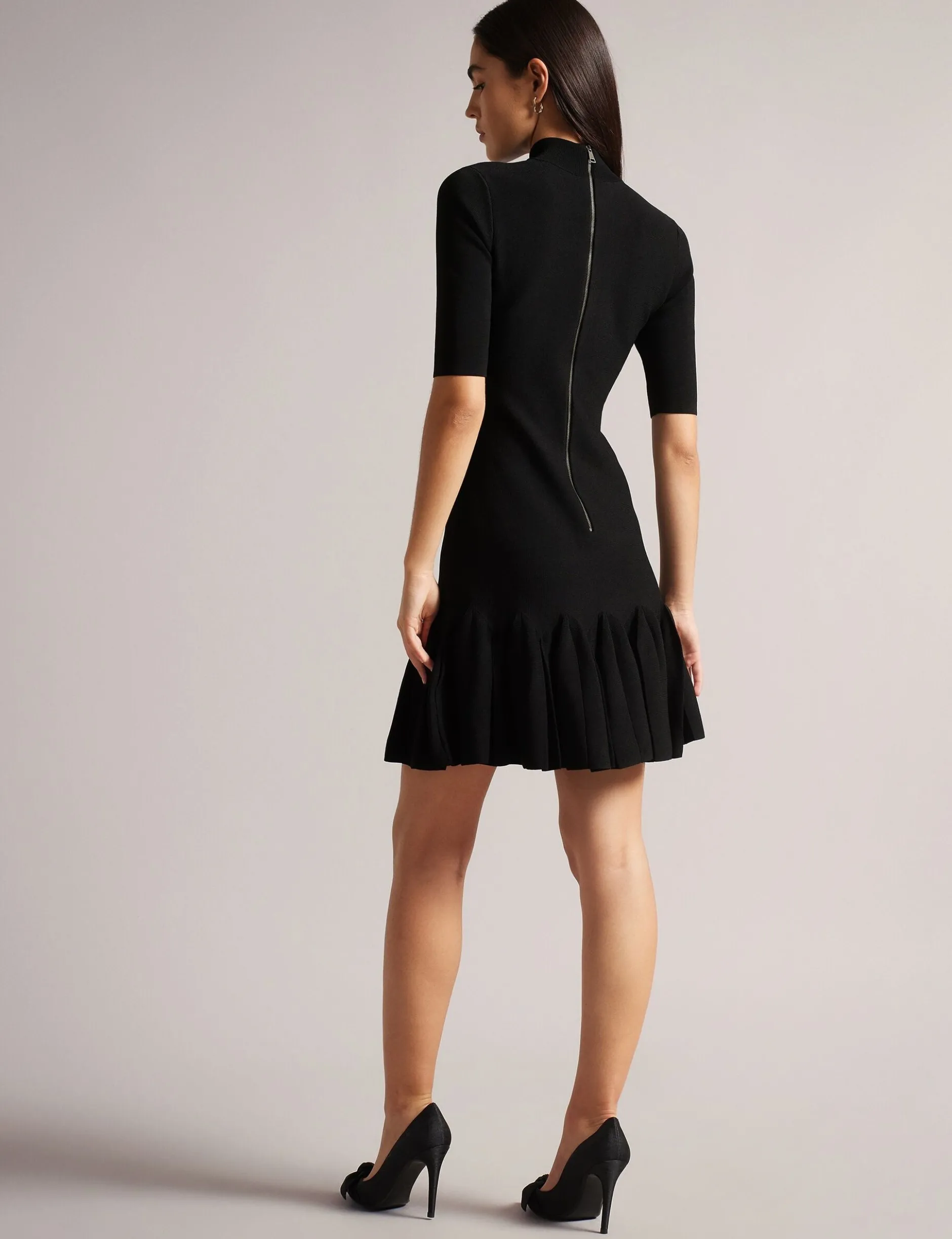Pleated Hem Bodycon Knit Mini Dress