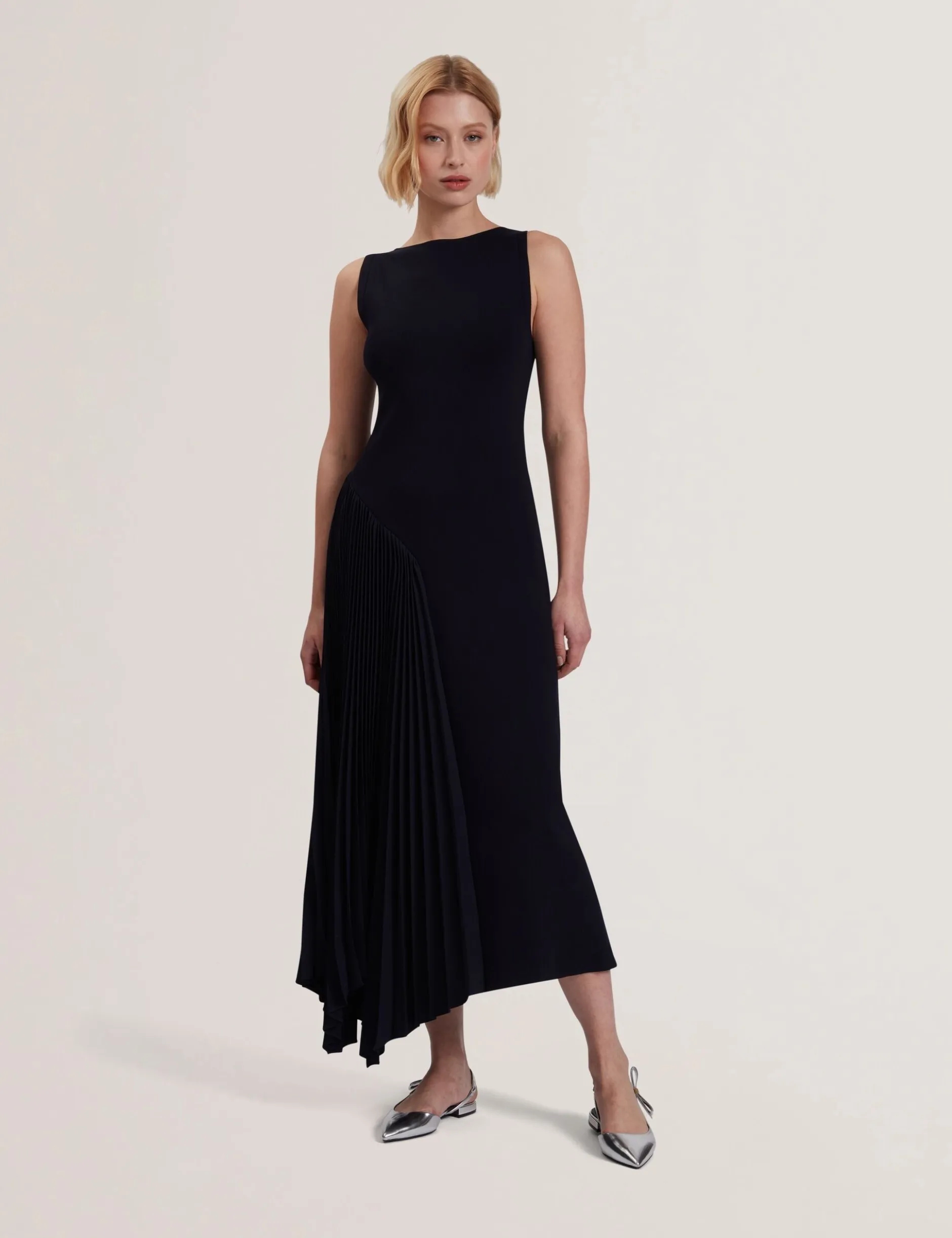 Pleated Panel Sleeveless Knitted Midi Dress