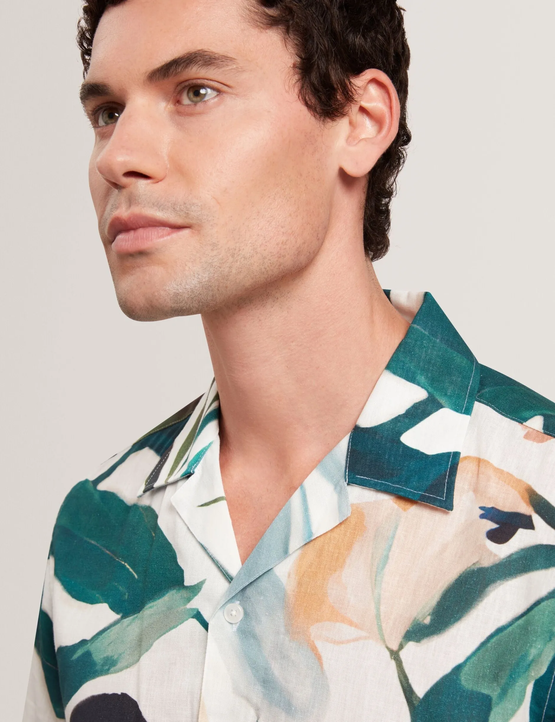 Relaxed Floral Short Sleeve Linen Shirt