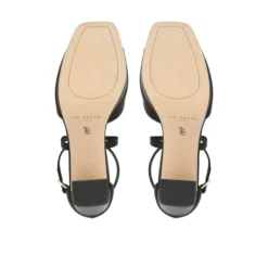 Sandal